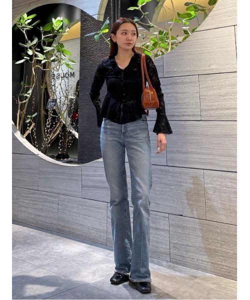 MOUSSY(マウジー)の「【26年SS新作】LACE RUFFLE トップス(シャツ/ブラウス・レディース・オフホワイト/ライトイエロー/ブルー/ブラック・FREE)」の21枚目の写真