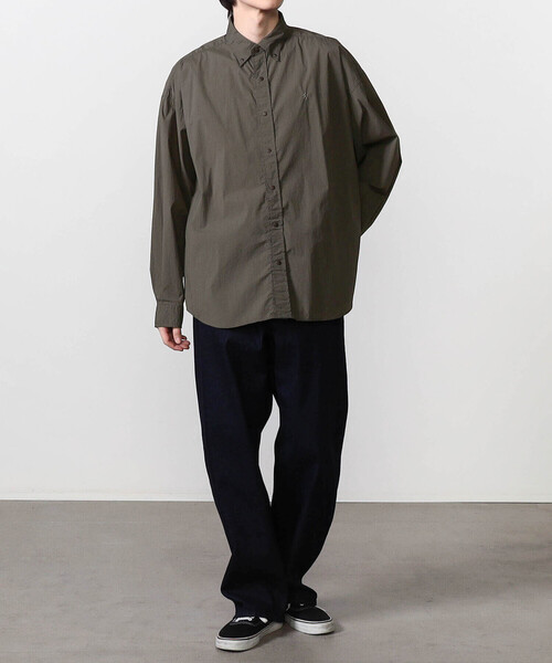 GYMPHLEX(ジムフレックス)の「Gymphlex | ナイロン ボタンダウンシャツジャケット MEN(シャツ/ブラウス・メンズ・チャコール/ホワイト・M/L)」の3枚目の写真