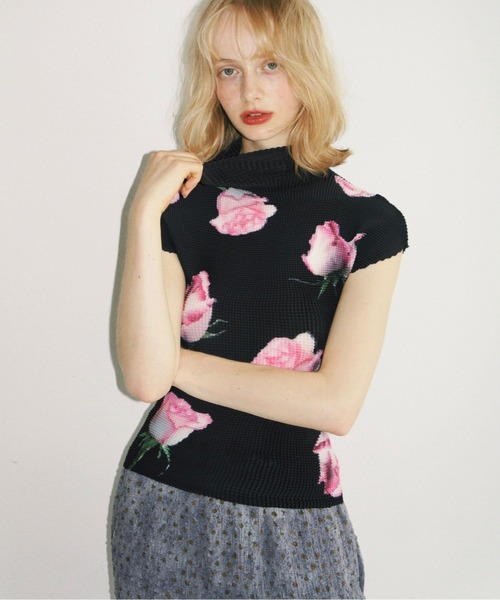 musubore（ムスボレ）の「pleated print tops 