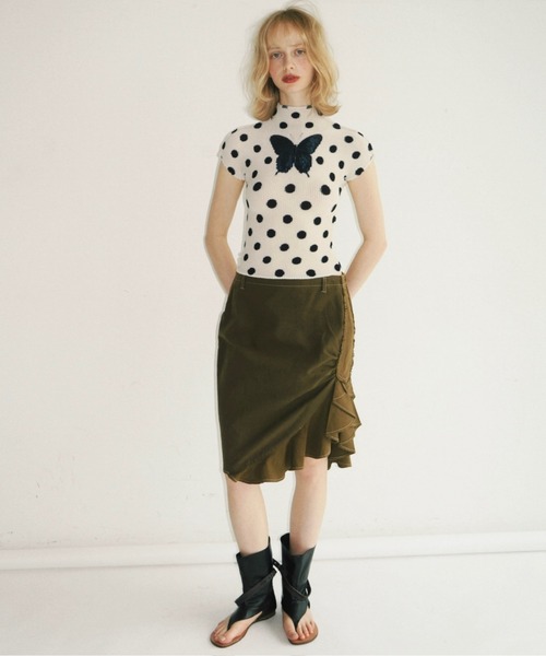 musubore(ムスボレ)の「pleated print tops "scattered rose" / プリーツプリントトップス(Tシャツ/カットソー・レディース・ブルー/ブラック/アイボリー・FREE)」の5枚目の写真