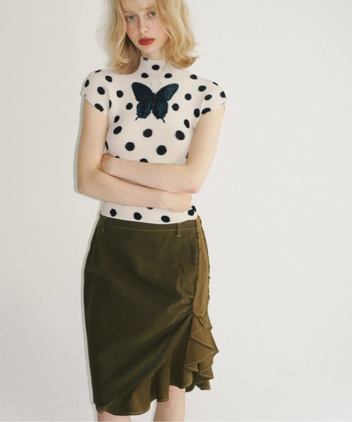 musubore(ムスボレ)の「pleated print tops "scattered rose" / プリーツプリントトップス(Tシャツ/カットソー・レディース・ブルー/ブラック/アイボリー・FREE)」の9枚目の写真