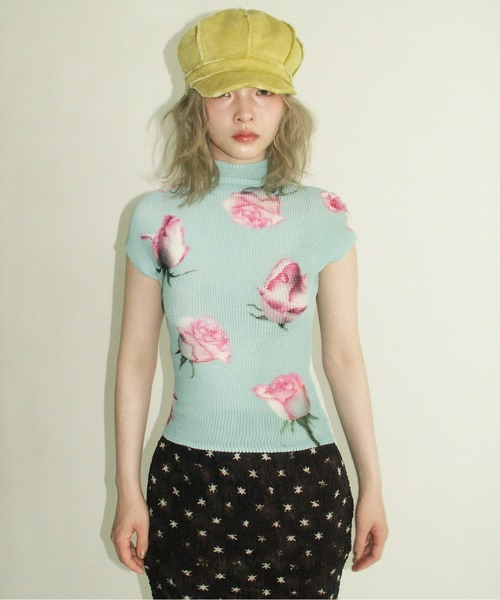 musubore（ムスボレ）の「pleated print tops 