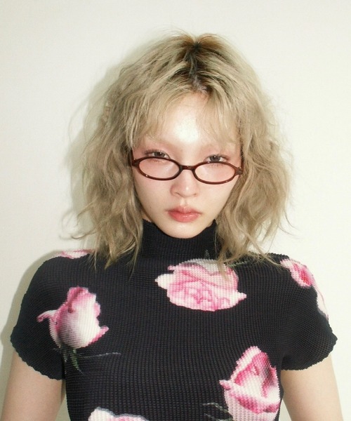 musubore(ムスボレ)の「pleated print tops "scattered rose" / プリーツプリントトップス(Tシャツ/カットソー・レディース・ブルー/ブラック/アイボリー・FREE)」の16枚目の写真
