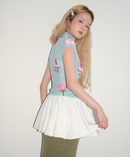 musubore(ムスボレ)の「pleated print tops "scattered rose" / プリーツプリントトップス(Tシャツ/カットソー・レディース・ブルー/ブラック/アイボリー・FREE)」の8枚目の写真