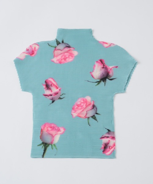 musubore(ムスボレ)の「pleated print tops "scattered rose" / プリーツプリントトップス(Tシャツ/カットソー・レディース・ブルー/ブラック/アイボリー・FREE)」の10枚目の写真