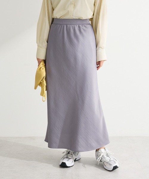 Green Parks(グリーンパークス)の「光沢サテンナロースカート(スカート・レディース・ブラック/アイボリー/チャコールグレー・FREE)」の3枚目の写真