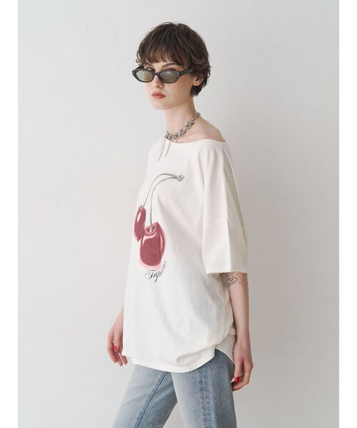 jouetie(ジュエティ)の「チェリーワンショルルーズTシャツ(Tシャツ/カットソー・レディース・ブラック/レッド/オフホワイト・MEDIUM)」の22枚目の写真