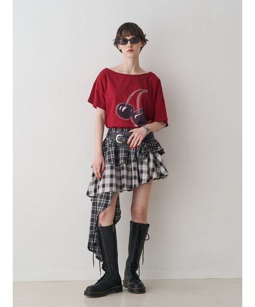 jouetie(ジュエティ)の「チェリーワンショルルーズTシャツ(Tシャツ/カットソー・レディース・ブラック/レッド/オフホワイト・MEDIUM)」の7枚目の写真