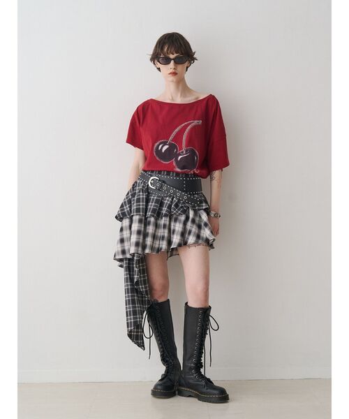 jouetie(ジュエティ)の「チェリーワンショルルーズTシャツ(Tシャツ/カットソー・レディース・ブラック/レッド/オフホワイト・MEDIUM)」の8枚目の写真