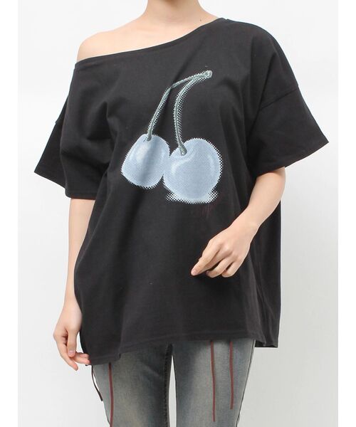 jouetie(ジュエティ)の「チェリーワンショルルーズTシャツ(Tシャツ/カットソー・レディース・ブラック/レッド/オフホワイト・MEDIUM)」の20枚目の写真