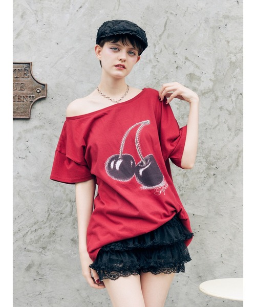 jouetie(ジュエティ)の「チェリーワンショルルーズTシャツ(Tシャツ/カットソー・レディース・ブラック/レッド/オフホワイト・MEDIUM)」の1枚目の写真