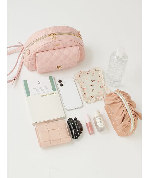 FURFUR(ファーファー)の「【USAGI ONLINE/ZOZOTOWN限定】2WAYキルティングミニバッグ(ショルダーバッグ・レディース・ブルー/ブラック/ホワイト/レッド/ピンク・F)」の9枚目の写真
