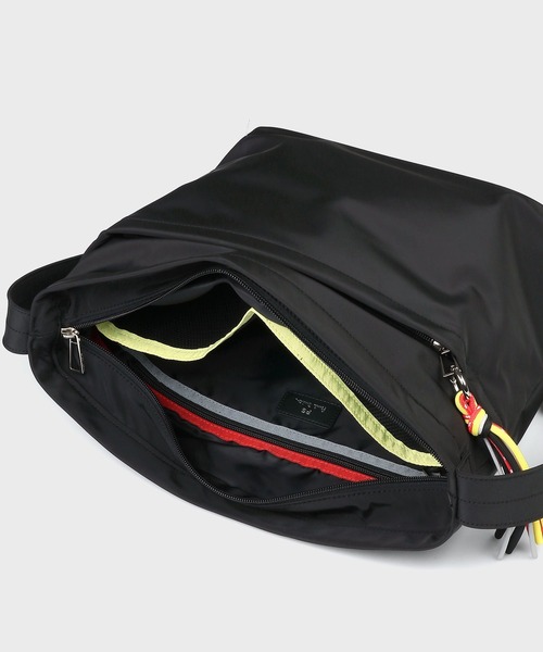 Paul Smith(ポールスミス)の「PSライトポリエステル ショルダーバッグ【553403 B034S】(ショルダーバッグ・メンズ・ブラック・FREE)」の3枚目の写真