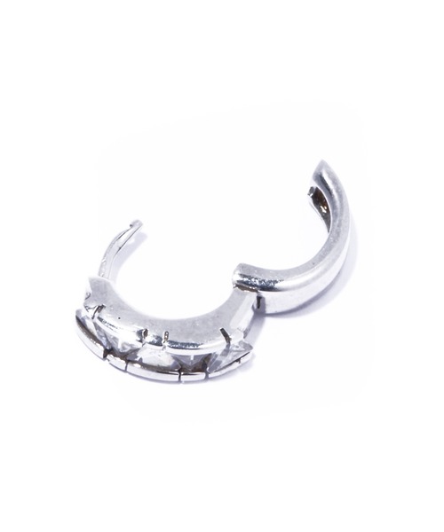 les bonbon(ルボンボン)の「【les bon bon】princess triangle hug pierce/プリンセス トライアングル ハグ ピアス BOB790(ピアス(両耳用)・レディース・シルバー・FREE)」の2枚目の写真