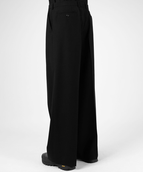 LAD MUSICIAN（ラッドミュージシャン）の「WOOL GABARDINE WIDE STRAIGHT SLACKS（スラックス・メンズ・グレー系/ブラック・42/46/44）」の5枚目の写真