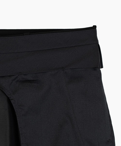 LAD MUSICIAN（ラッドミュージシャン）の「WOOL GABARDINE WIDE STRAIGHT SLACKS（スラックス・メンズ・グレー系/ブラック・42/46/44）」の11枚目の写真