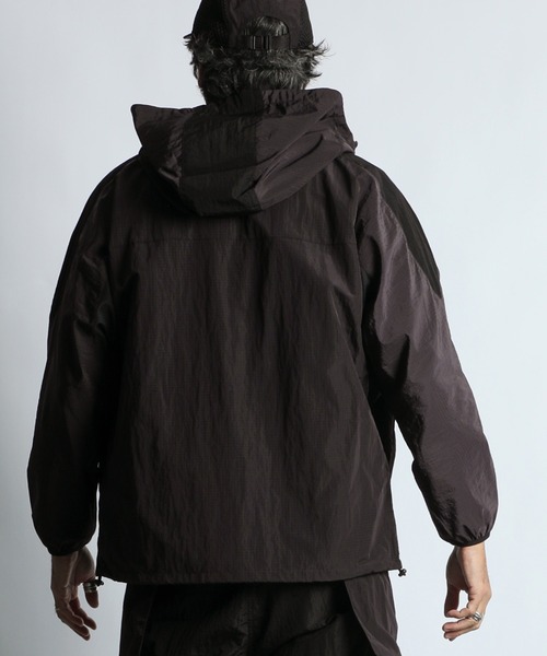 The DUFFER of ST.GEORGE(ザダファーオブセントジョージ)の「TECH RIPSTOP MOUNTAIN PARKA:セットアップ対応 テック リップストップ マウンテンパーカー(ナイロンジャケット・メンズ・ブラック/ブルー・X-LARGE/LARGE/MEDIUM)」の21枚目の写真