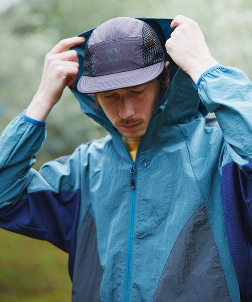The DUFFER of ST.GEORGE(ザダファーオブセントジョージ)の「TECH RIPSTOP MOUNTAIN PARKA:セットアップ対応 テック リップストップ マウンテンパーカー(ナイロンジャケット・メンズ・ブラック/ブルー・X-LARGE/LARGE/MEDIUM)」の17枚目の写真