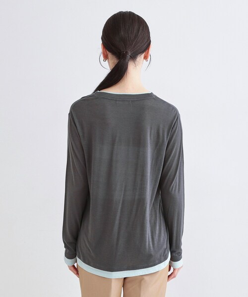 OPAQUE.CLIP(オペークドットクリップ)の「配色レイヤードロングスリーブTシャツ【洗える】(Tシャツ/カットソー・レディース・グレー系4/ブラウン系その他5/チャコール・00)」の21枚目の写真