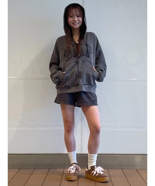GAP(ギャップ)の「ヴィンテージソフト オーバーサイズ GAPロゴ ジップアップパーカー(パーカー・メンズ・ブラック/ブルー・XS/S/M/L/XL)」の6枚目の写真