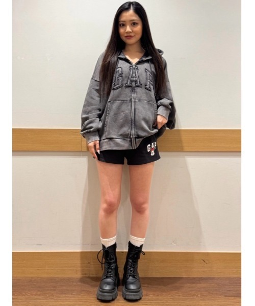 GAP(ギャップ)の「ヴィンテージソフト オーバーサイズ GAPロゴ ジップアップパーカー(パーカー・メンズ・ブラック/ブルー・XS/S/M/L/XL)」の5枚目の写真