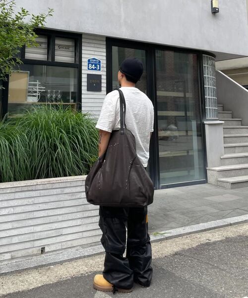 RSSC（アールエスエスシー）の「RIVET BIG SHOULDER BAG - BROWN（ショルダーバッグ・レディース・その他・FREE）」の11枚目の写真