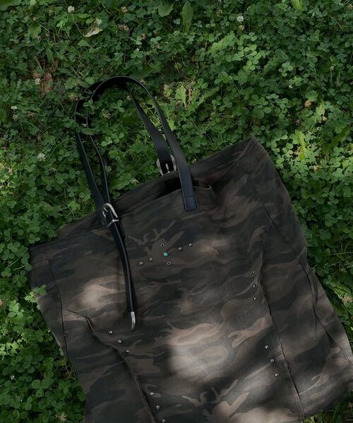 RSSC（アールエスエスシー）の「RIVET BIG SHOULDER BAG - BROWN（ショルダーバッグ・レディース・その他・FREE）」の14枚目の写真