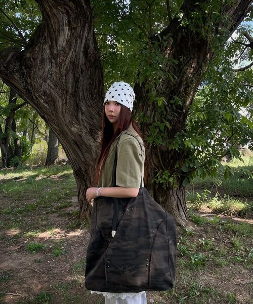 RSSC（アールエスエスシー）の「RIVET BIG SHOULDER BAG - BROWN（ショルダーバッグ・レディース・その他・FREE）」の16枚目の写真