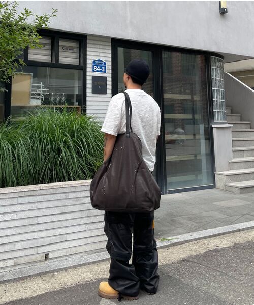 RSSC（アールエスエスシー）の「RIVET BIG SHOULDER BAG - BROWN（ショルダーバッグ・レディース・その他・FREE）」の19枚目の写真