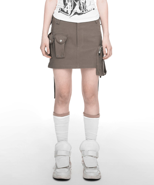 NACHE(ナチェ)の「STRAP CARGO MINI SKIRT VINTAGE BEIGE(スカート・レディース・その他・1/0)」の1枚目の写真