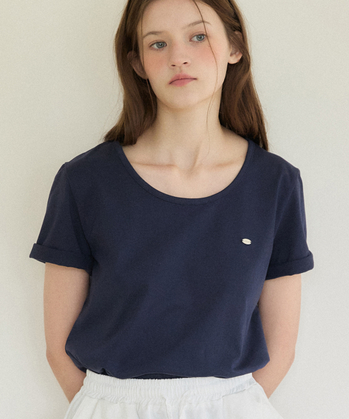 OURHOPE(アワーホープ)の「ロゴシルキーUネックTシャツ - ネイビー(Tシャツ/カットソー・レディース・ネイビー・FREE)」の2枚目の写真
