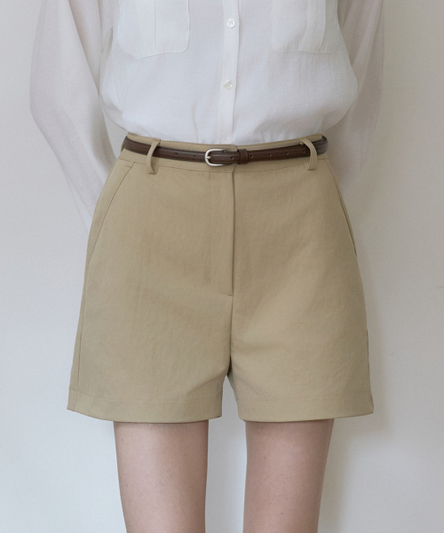 OURHOPE(アワーホープ)の「ソフトストレッチショートパンツ - ベージュ(その他パンツ・レディース・Beige・3(L)/2(M)/1(S))」の1枚目の写真