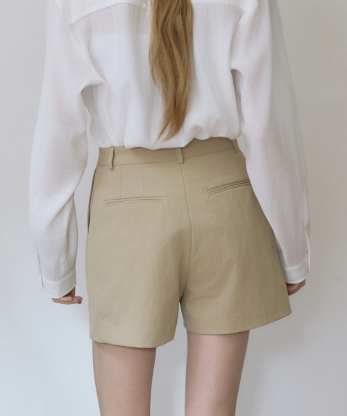 OURHOPE(アワーホープ)の「ソフトストレッチショートパンツ - ベージュ(その他パンツ・レディース・Beige・3(L)/2(M)/1(S))」の3枚目の写真