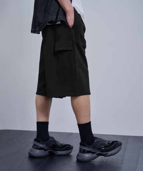 DRAW FIT（ドローフィット）の「ミニマルカーゴスウェットバミューダパンツ[ブラック]（その他パンツ・メンズ・その他・MEDIUM/LARGE/X-LARGE）」の2枚目の写真