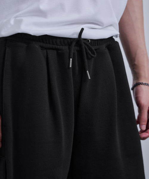 DRAW FIT（ドローフィット）の「ミニマルカーゴスウェットバミューダパンツ[ブラック]（その他パンツ・メンズ・その他・MEDIUM/LARGE/X-LARGE）」の3枚目の写真