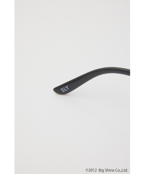 SLY（スライ）の「【noeyedia】CROWNPANTO EYEWEAR ノーアイディアクラウンパントアイウェア 春服 夏服（サングラス・レディース・グレー/ブラック/ブラウン・FREE）」の6枚目の写真