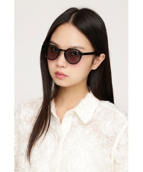 SLY（スライ）の「【noeyedia】CROWNPANTO EYEWEAR ノーアイディアクラウンパントアイウェア 春服 夏服（サングラス・レディース・グレー/ブラック/ブラウン・FREE）」の9枚目の写真