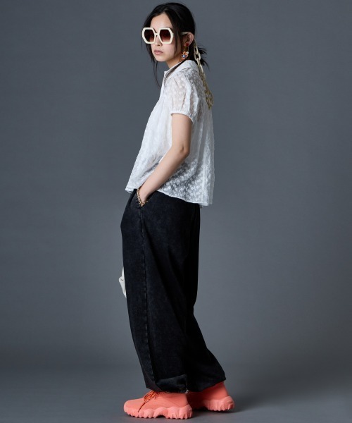 GEVS.（ジェイヴィス）の「パッチワークレースパフスリーブブラウス＜大きいサイズ有＞GEVS.（シャツ/ブラウス・レディース・オフホワイト/ブラック・M/L/LL/3L/4L/5L）」の3枚目の写真