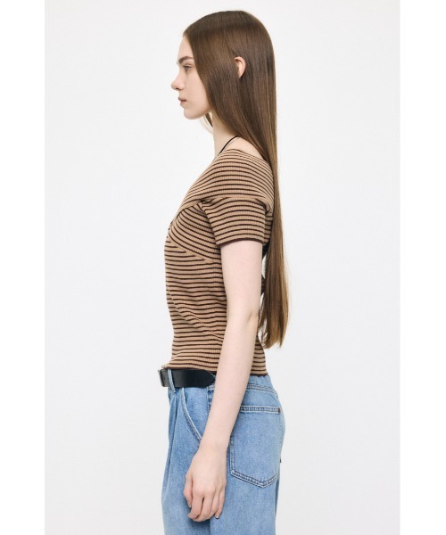 MOUSSY(マウジー)の「CROSS OFF SHOULDER トップス(ニット/セーター・レディース・オフホワイト/ベージュ系その他/レッド/ブラック・FREE)」の12枚目の写真