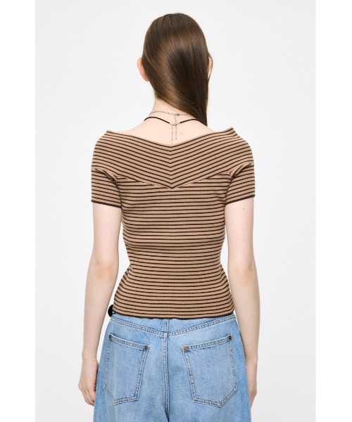 MOUSSY(マウジー)の「CROSS OFF SHOULDER トップス(ニット/セーター・レディース・オフホワイト/ベージュ系その他/レッド/ブラック・FREE)」の13枚目の写真