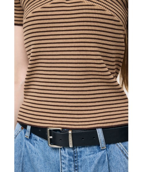 MOUSSY(マウジー)の「CROSS OFF SHOULDER トップス(ニット/セーター・レディース・オフホワイト/ベージュ系その他/レッド/ブラック・FREE)」の16枚目の写真