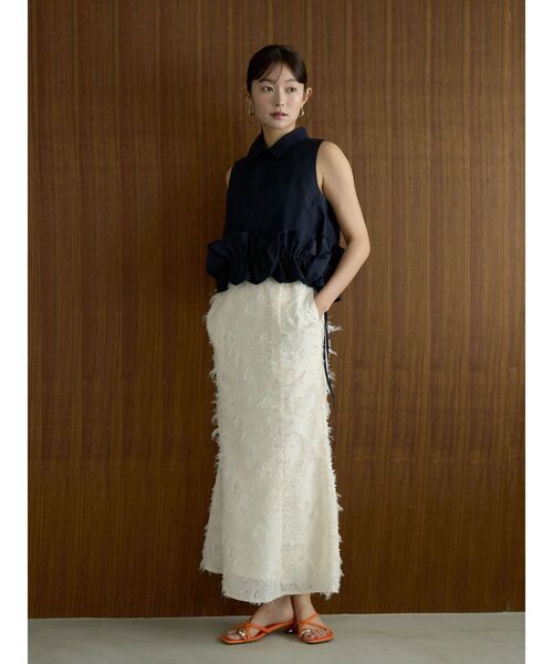 LAGUNAMOON(ラグナムーン)の「ヘムフリルデコレーションブラウス 【夏服】【オフィスカジュアル】(シャツ/ブラウス・レディース・ネイビー/イエロー/ホワイト・FREE)」の16枚目の写真
