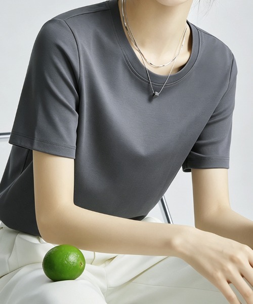 ONEP STAR(ワンピスター)の「クルーネックシンプルTシャツ(Tシャツ/カットソー・レディース・ホワイト/ベージュ/ブラック/グレー・MEDIUM/LARGE)」の17枚目の写真