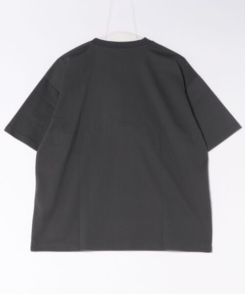 Disney(ディズニー)の「【 Disney 】 2次加工 プリントTシャツ 26S5(Tシャツ/カットソー・レディース・オフホワイト/スミクロ・MEDIUM/LARGE)」の3枚目の写真
