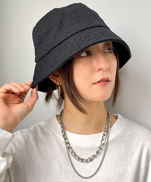 GORGE(ゴージ)の「フクレジャガードバケットハット(ハット・レディース・オフホワイト/ベージュ/ブラック・F)」の2枚目の写真