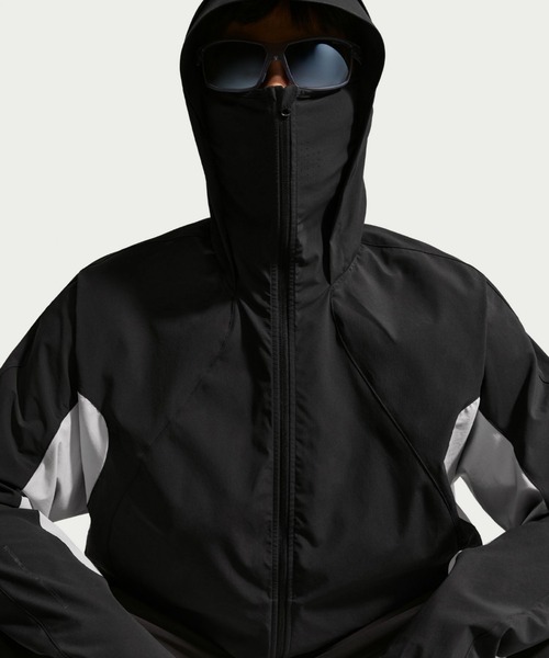 NIKE(ナイキ)の「ナイキ テック ヘリオス メンズ Dri-FIT ロングスリーブ シェル / Nike Tech Helios Men's Dri-FIT Long-Sleeve Shell IF0904-010 Black(その他トップス・メンズ・ブラック・XL/S/M/L/2XL)」の3枚目の写真
