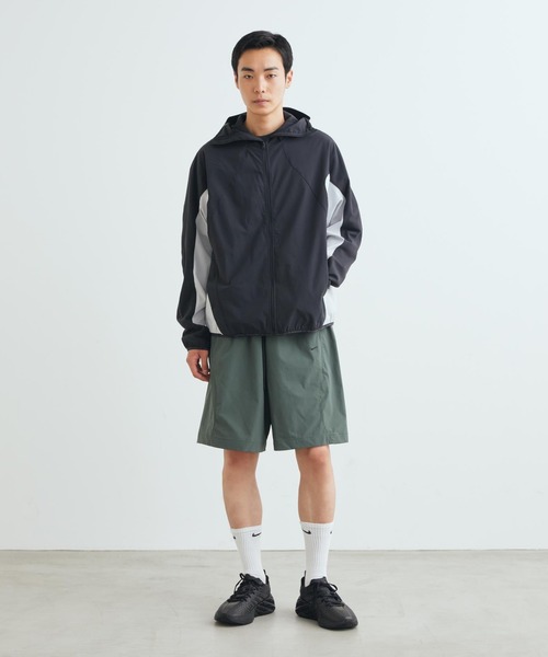 NIKE(ナイキ)の「ナイキ テック ヘリオス メンズ Dri-FIT ロングスリーブ シェル / Nike Tech Helios Men's Dri-FIT Long-Sleeve Shell IF0904-010 Black(ブルゾン・メンズ・ブラック・XL/S/M/L/2XL)」の9枚目の写真