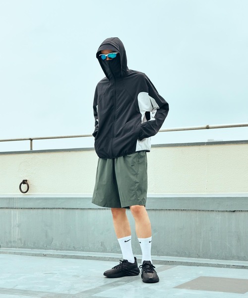 NIKE(ナイキ)の「ナイキ テック ヘリオス メンズ Dri-FIT ロングスリーブ シェル / Nike Tech Helios Men's Dri-FIT Long-Sleeve Shell IF0904-010 Black(ブルゾン・メンズ・ブラック・XL/S/M/L/2XL)」の18枚目の写真
