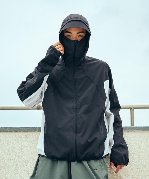 NIKE(ナイキ)の「ナイキ テック ヘリオス メンズ Dri-FIT ロングスリーブ シェル / Nike Tech Helios Men's Dri-FIT Long-Sleeve Shell IF0904-010 Black(ブルゾン・メンズ・ブラック・XL/S/M/L/2XL)」の14枚目の写真