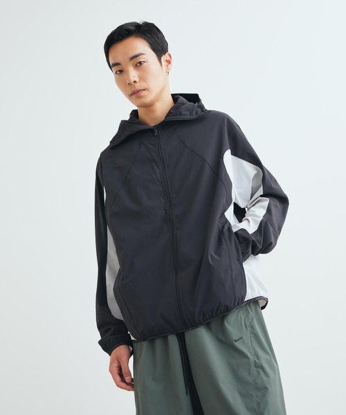 NIKE(ナイキ)の「ナイキ テック ヘリオス メンズ Dri-FIT ロングスリーブ シェル / Nike Tech Helios Men's Dri-FIT Long-Sleeve Shell IF0904-010 Black(ブルゾン・メンズ・ブラック・XL/S/M/L/2XL)」の8枚目の写真